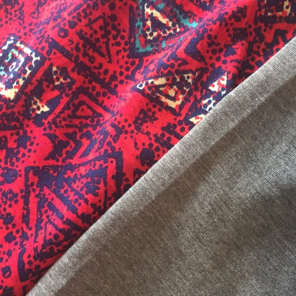 Lularoe Randy T - Picture 3 of 5